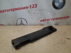 Кронштейн радиатора BMW 120 2012 17117600537 F20 N13B16, правый