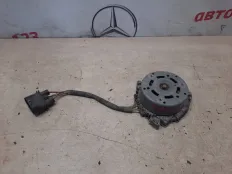 Мотор вентилятора охлаждения Mercedes C180 2017 A0999061800 W205 274.910