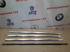 Молдинг двери Mercedes C180 2017 A2057202024 W205 274.910