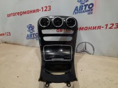 Консоль Mercedes C180 2017 A2058304504 W205 274.910