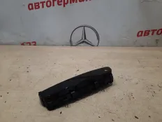 Кнопка аварийной сигнализации Mercedes C180 2017 A2059054701 W205 274.910