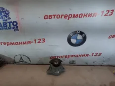 Подушка двигателя Mercedes C200 2008 A2042404217 W204 271.950