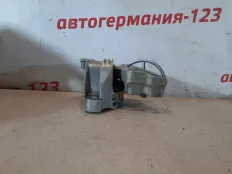 Подушка АКПП Mercedes A180 2013 A2462400617 W176 270.910