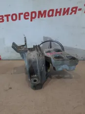 Подушка двигателя Mercedes GLA180 2015 A2462400617 X156 270.910