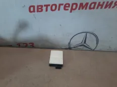 Датчик радарный Mercedes A180 2013 A0009057405 W176 270.910