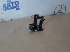 Крюк замка капота Mercedes E250 2010 A2048800064 C207 271.860