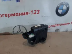 Короб аккумулятора Mercedes A180 2013 A2465450840 W176 270.910