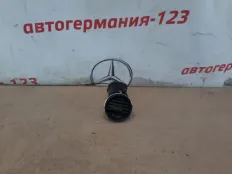 Дефлектор Mercedes C200 2011 A2048306654 W204 271.860, правый