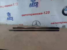 Молдинг стекла Mercedes E320 2003 A2116900380 W211 112.949, передний