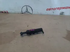 Форсунка омывателя Mercedes C180 2012 A2048602747 W204 271.820, левая