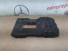 Крепление аккумулятора Mercedes C180 2012 A2046280218 W204 271.820