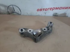 Кронштейн редуктора Mercedes GLK300 2010 A2720140295 X204 272.948, передний