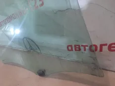 Стекло Mercedes A180 2013 A1767250600 W176 270.910, переднее правое