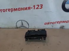 Пепельница Mercedes C180 2012 A20468001799051 W204 271.820
