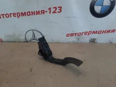 Педаль газа Mercedes GLK300 2010 A2463001804 X204 272.948
