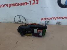 Блок предохранителей Mercedes C200 2011 A2049019602 W204 271.860