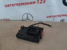 Блок предохранителей Mercedes C200 2011 A2075402750 W204 271.860