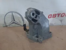 Кронштейн двигателя Mercedes E350 2010 A6422236404 W212 642.850D, правый