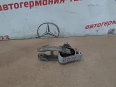 Подушка АКПП Mercedes GLA180 2015 A2462400809 X156 270.910