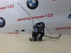 Замок двери Mercedes GLA180 2015 A2047302735 X156 270.910, задний левый