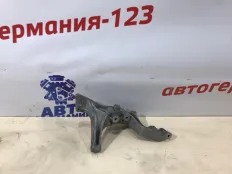 Кронштейн Mercedes C200 2011 A2711410840 W204 271.860
