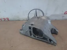 Кронштейн двигателя Mercedes A180 2013 A2702230138 W176 270.910