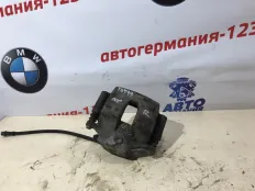 Суппорт тормозной Mercedes C200 2011 A2044212681 W204 271.860, передний правый