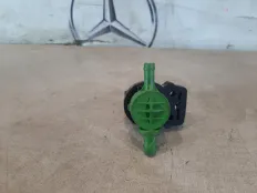 Клапан вентиляции топливного бака Mercedes C180 2012 A0004708793 W204 271.820