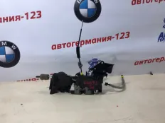 Замок двери Mercedes C200 2011 A2047202935 W204 271.860, передний левый