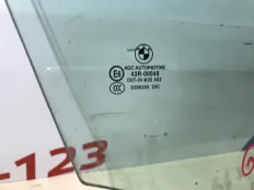 Стекло двери BMW X1 2011 51332990296 E84 N20B20A, переднее правое
