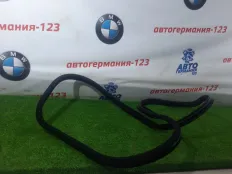 Уплотнитель двери Mercedes C200 2011 A20469709519B00 W204 271.860, передний левый