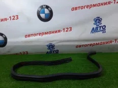 Уплотнитель капота Mercedes E320 2008 A2116280098 W211 642.920