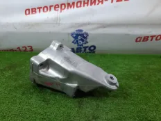 Кронштейн двигателя Mercedes C220 2015 A6512234304 W205 651.921, правый