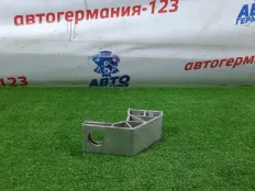 Кронштейн радиатора Mercedes C220 2015 A2055013920 W205 651.921, левый