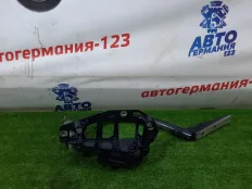 Петля крышки багажника Mercedes C220 2015 A2057500328 W205 651.921, левая