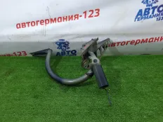 Петля крышки багажника Mercedes C220 2015 A2057500428 W205 651.921, правая