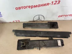 Кронштейн радиатора BMW 116 2013 17117600537 F20 N13B16