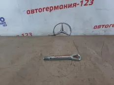 Крюк буксировочный Mercedes C180 2014 A2223150000 W205 274.910