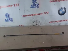 Упор капота Mercedes A180 2018 A2468870072 W176 270.910
