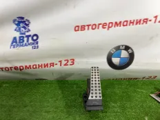 Педаль газа Mercedes C200 2011 A2043000204 W204 271.860