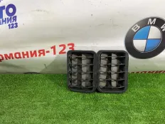 Решетка вентиляционная Mercedes V220 2016 A2038300142 W447 651.950