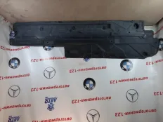 Защита антигравийная Mercedes C200 2011 A2046804308 W204 271.860, левая