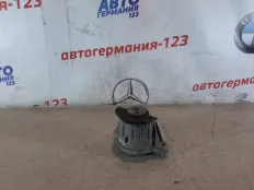 Подушка двигателя Mercedes C200 2011 A2042400117 W204 271.860