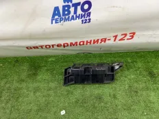 Кронштейн бампера Mercedes C180 2013 A2048800603 W204 271.820, задний правый