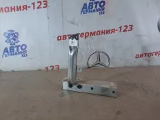 Кронштейн усилителя бампера BMW 535 2011 51117158874 F11 N55B30A, передний правый