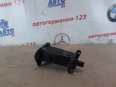 Кронштейн усилителя бампера Mercedes S class 2006 A2216201286 W221, передний правый