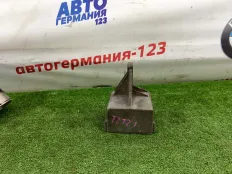 Балансир подвески Mercedes V220 2016 A4473504700 W447 651.950