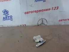 Петля двери Mercedes E300 2009 A2127300937 W212 272.952, задняя левая