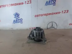 Подушка двигателя Mercedes V220 2016 A4472410213 W447 651.950, левая