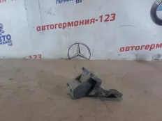 Кронштейн двигателя BMW 535 2011 22116781226 F11 N55B30A, правый